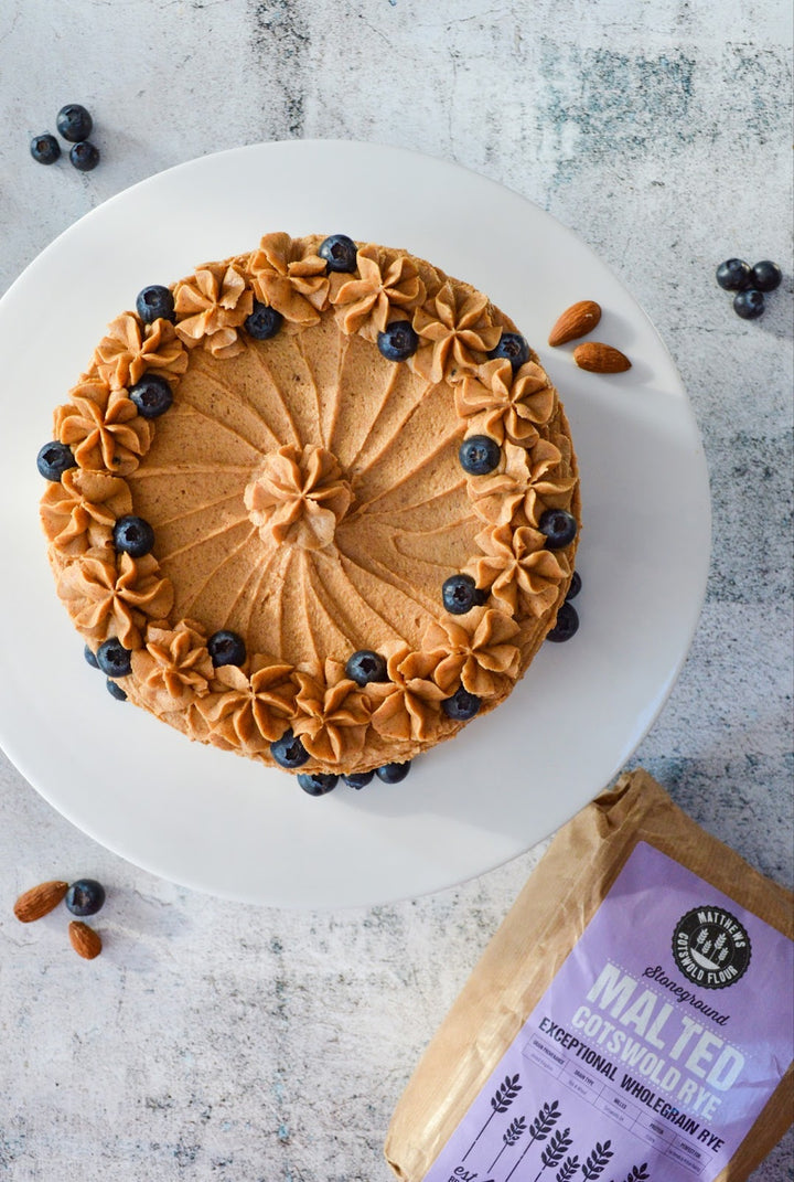 Rye and Almond Cake