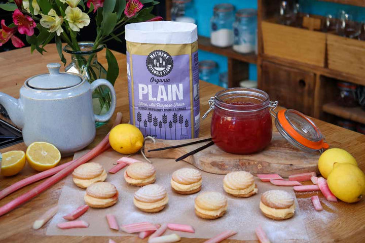 Rhubarb and Custard Viennese Whirls Recipe