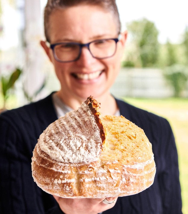 https://cotswoldflour.com/cdn/shop/files/Elaine_Bread_Website_Image_-_Elaine_Boddy_-_Sourdough_Brand_Ambassador_720x.jpg?v=1693848025