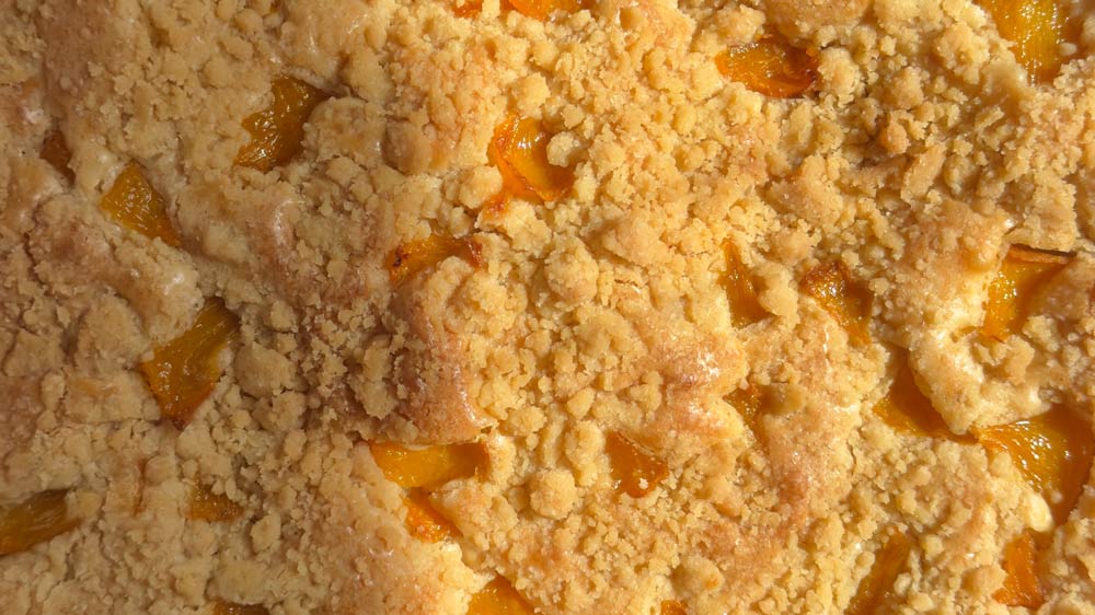 Peach Crumble Blondies