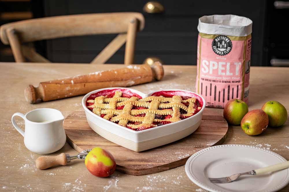 Blackberry & Apple Pie with Homemade Custard Recipe Blackberry & Apple Pie with Homemade Custard Recipe